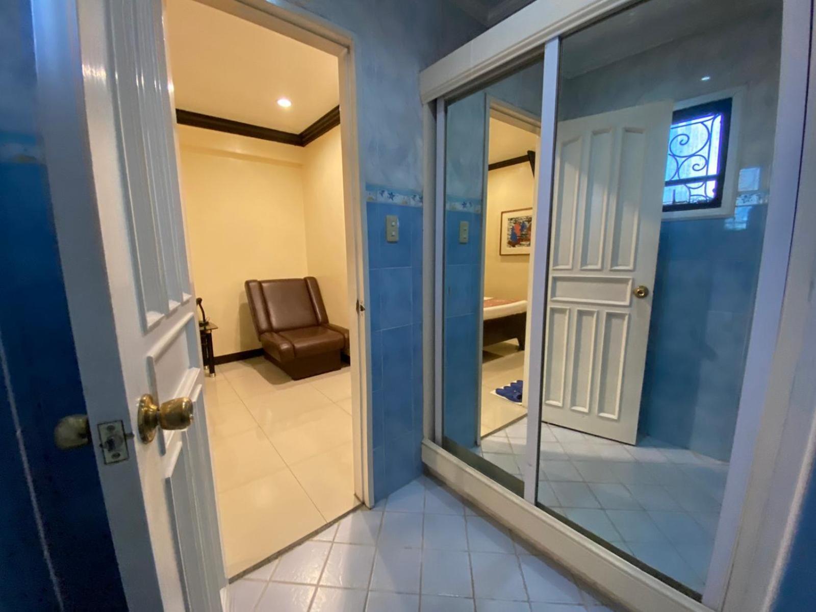 Hotel Stone House Quezon San Juan (Metro Manila)