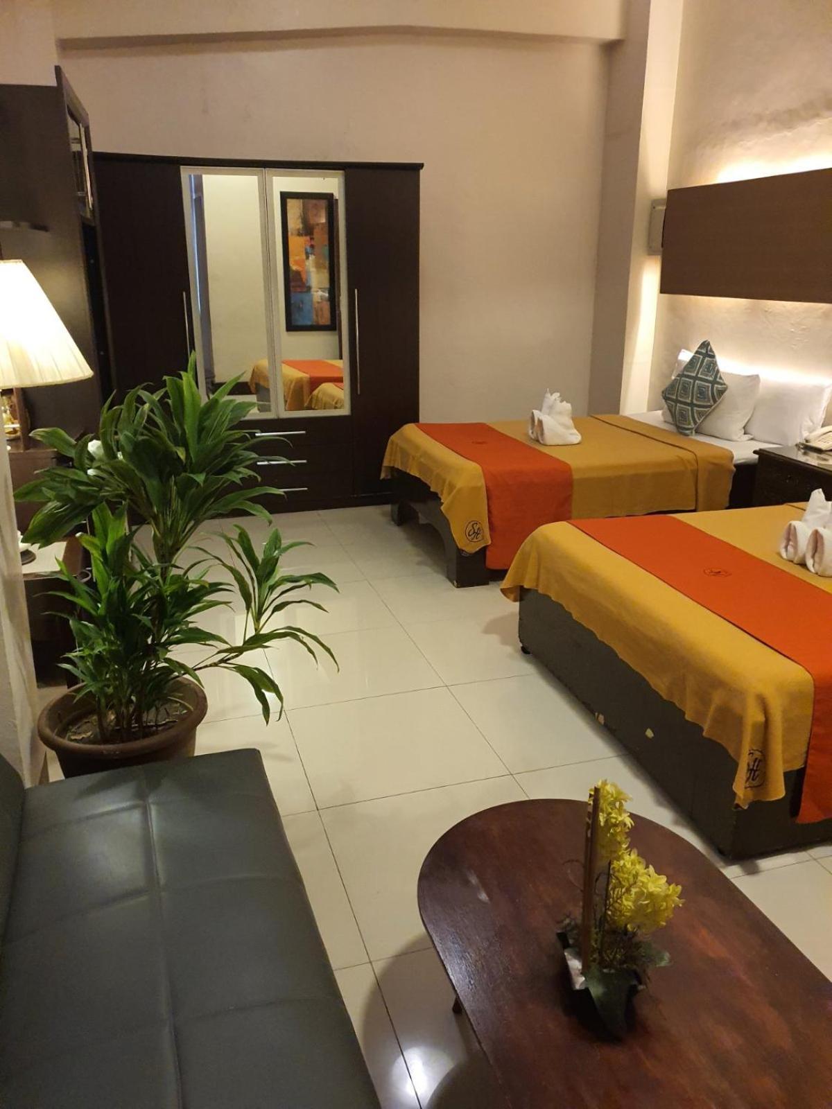 Stone House Quezon * San Juan (Metro Manila)